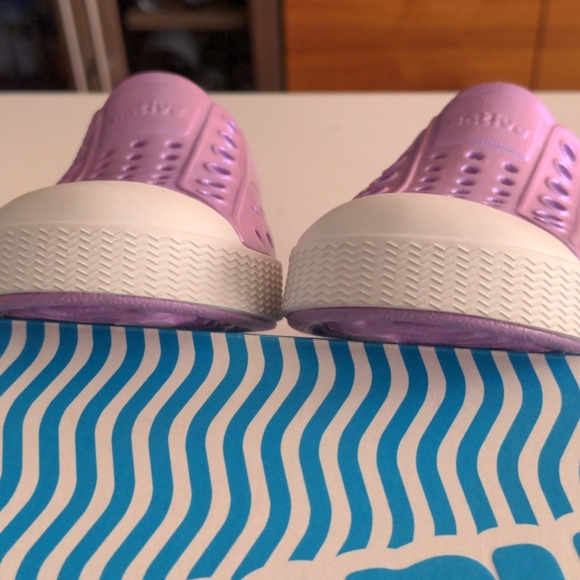 Native SZ6 Lavender BNIB 🧜‍♀️ - Picture 8 of 10